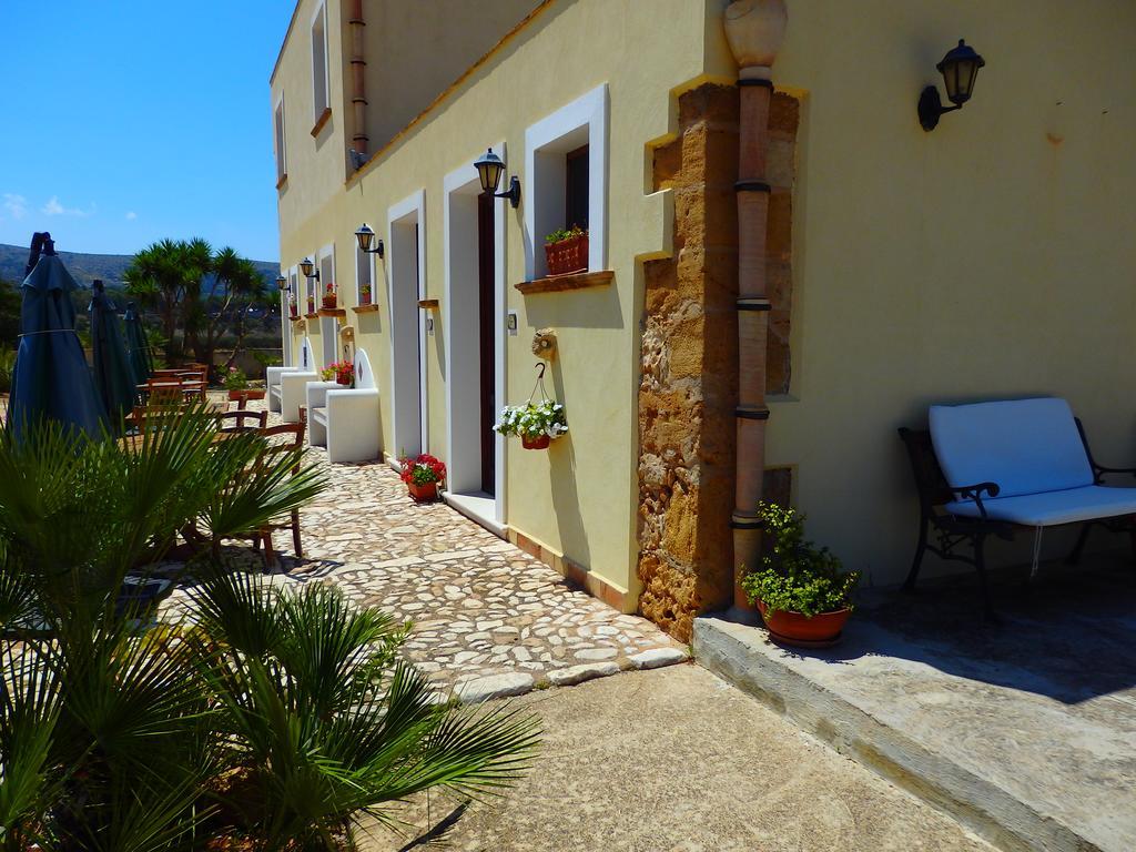 Baglio Cofano Rooms & Relax Custonaci Bagian luar foto