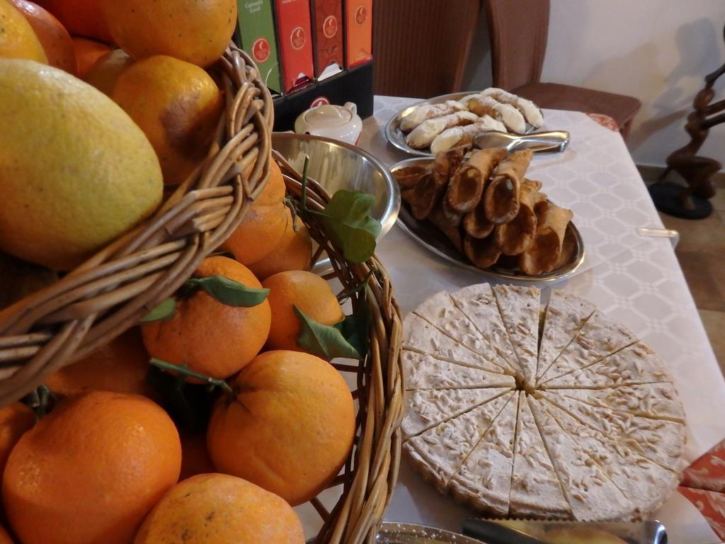 Baglio Cofano Rooms & Relax Custonaci Bagian luar foto